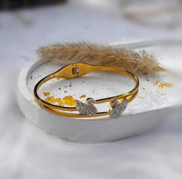 Swan bangle .